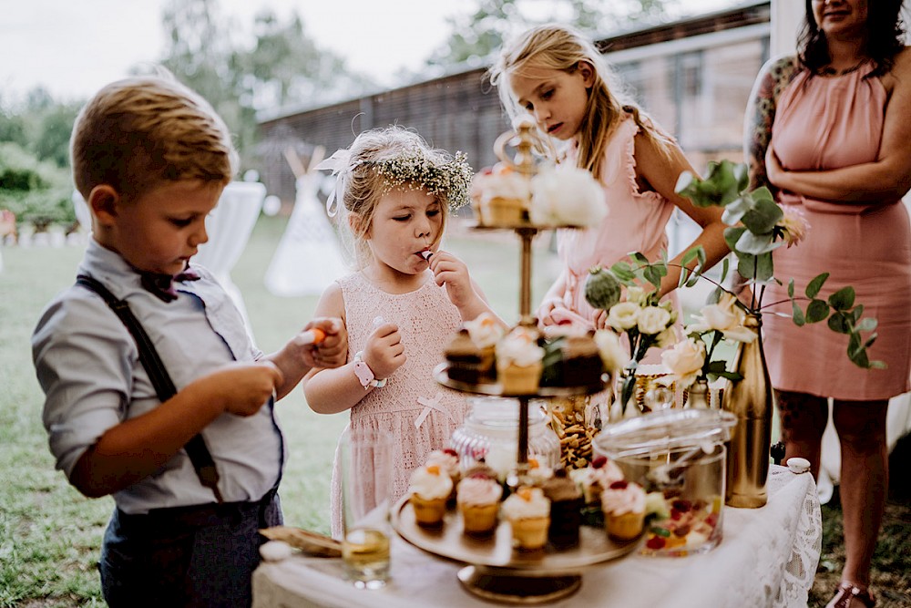 reportage Regenhochzeit in der Feste Scheune Berlin 41