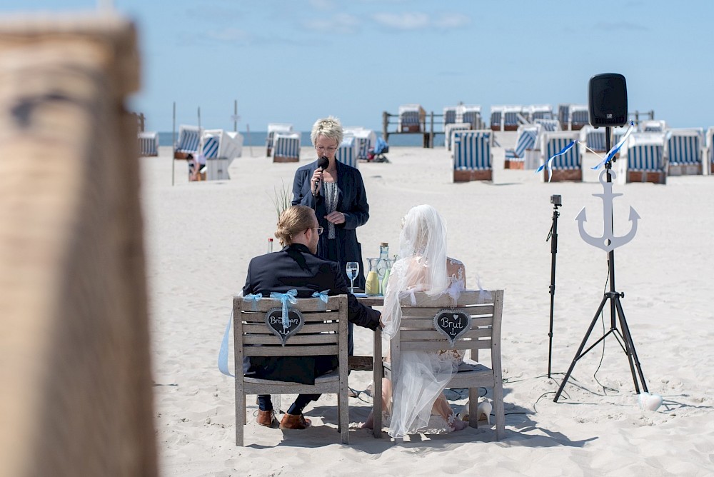 reportage Nordseewife Ahoi! Strandhochzeit von Marsha & Julian im Mai 2019 in St. Peter Ording und Empfang im Wellenreiter in Tating 6