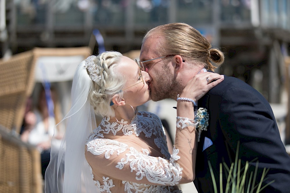 reportage Nordseewife Ahoi! Strandhochzeit von Marsha & Julian im Mai 2019 in St. Peter Ording und Empfang im Wellenreiter in Tating 18