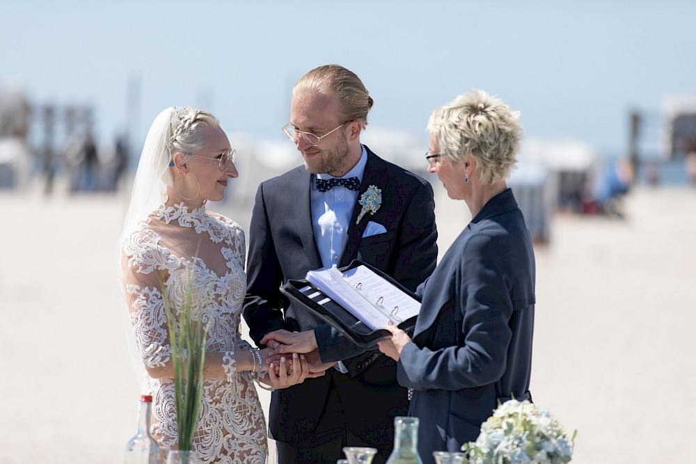 reportage Nordseewife Ahoi! Strandhochzeit von Marsha & Julian im Mai 2019 in St. Peter Ording und Empfang im Wellenreiter in Tating 13
