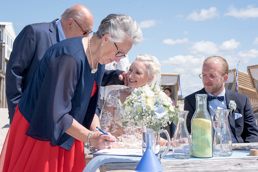 reportage Nordseewife Ahoi! Strandhochzeit von Marsha & Julian im Mai 2019 in St. Peter Ording und Empfang im Wellenreiter in Tating 19