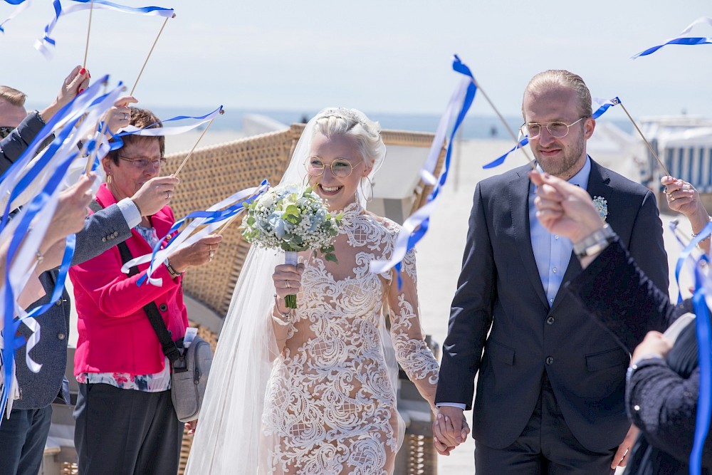 reportage Nordseewife Ahoi! Strandhochzeit von Marsha & Julian im Mai 2019 in St. Peter Ording und Empfang im Wellenreiter in Tating 21