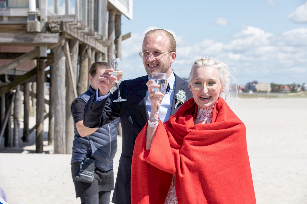 reportage Nordseewife Ahoi! Strandhochzeit von Marsha & Julian im Mai 2019 in St. Peter Ording und Empfang im Wellenreiter in Tating 23