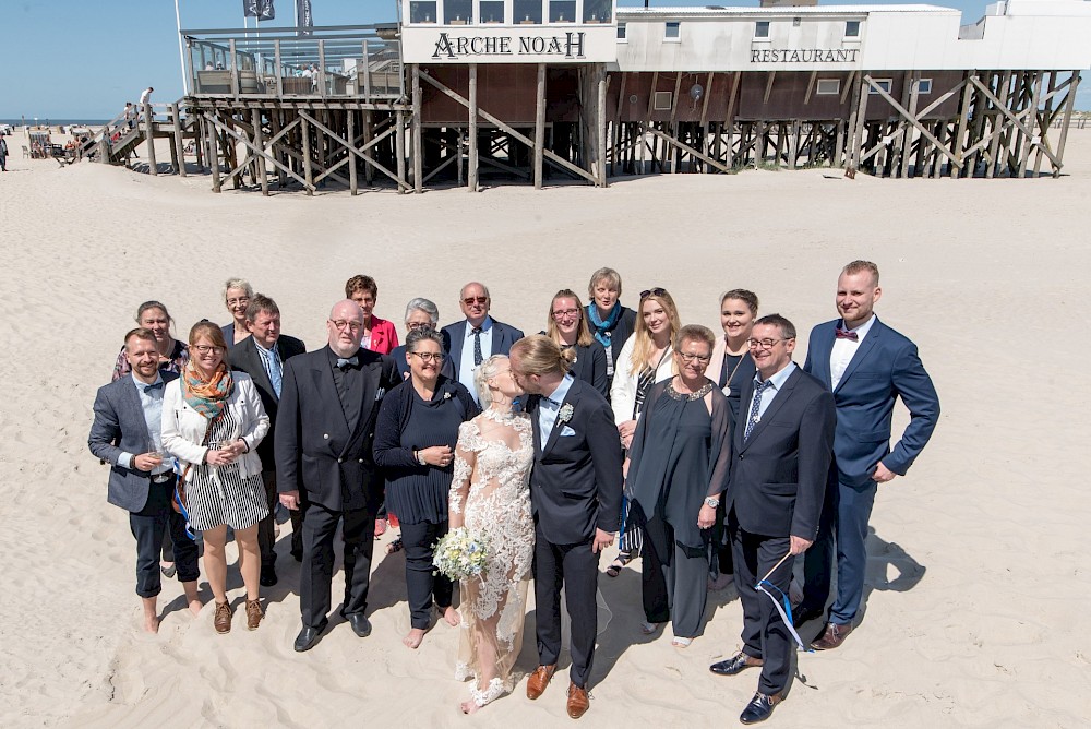 reportage Nordseewife Ahoi! Strandhochzeit von Marsha & Julian im Mai 2019 in St. Peter Ording und Empfang im Wellenreiter in Tating 26