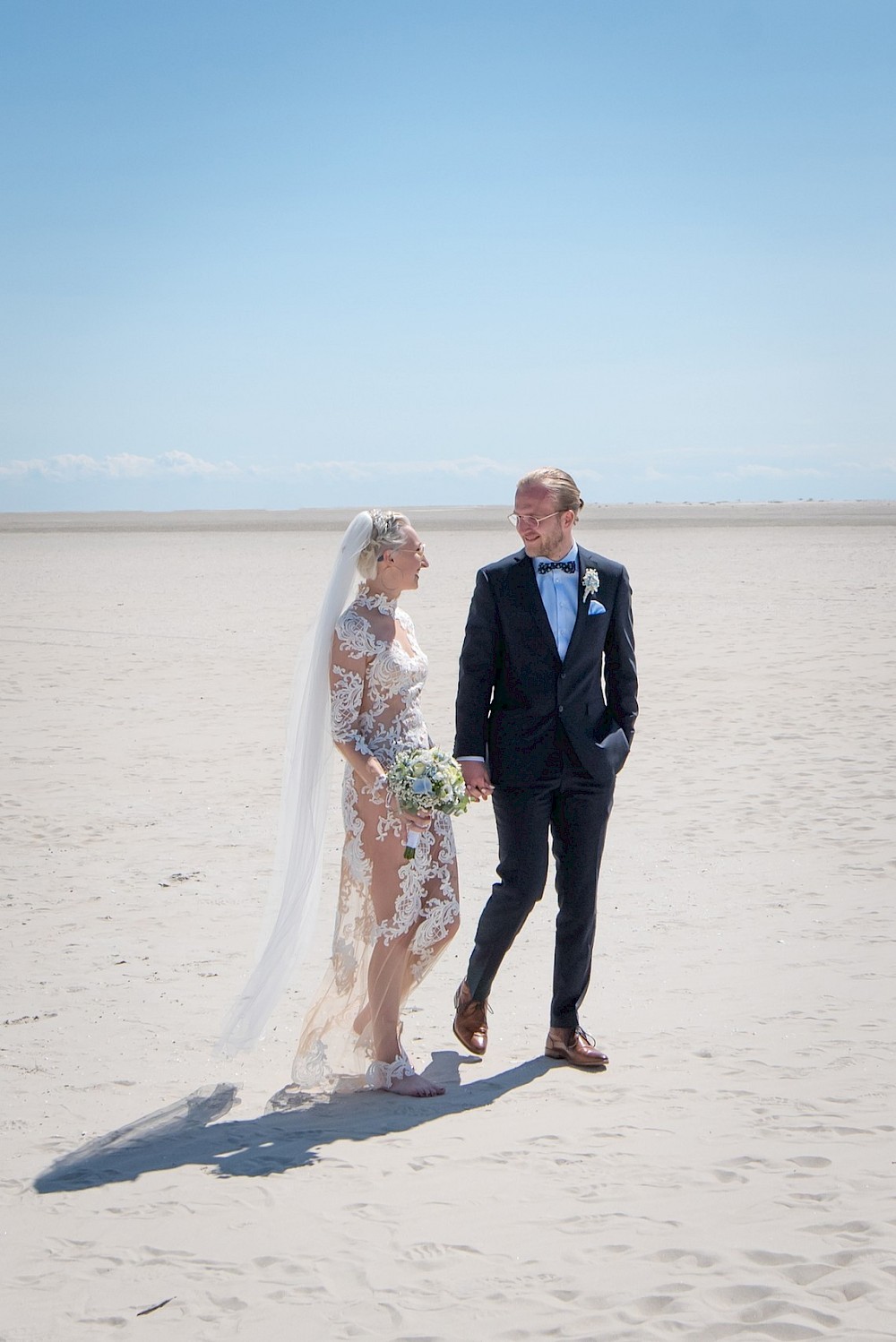 reportage Nordseewife Ahoi! Strandhochzeit von Marsha & Julian im Mai 2019 in St. Peter Ording und Empfang im Wellenreiter in Tating 35