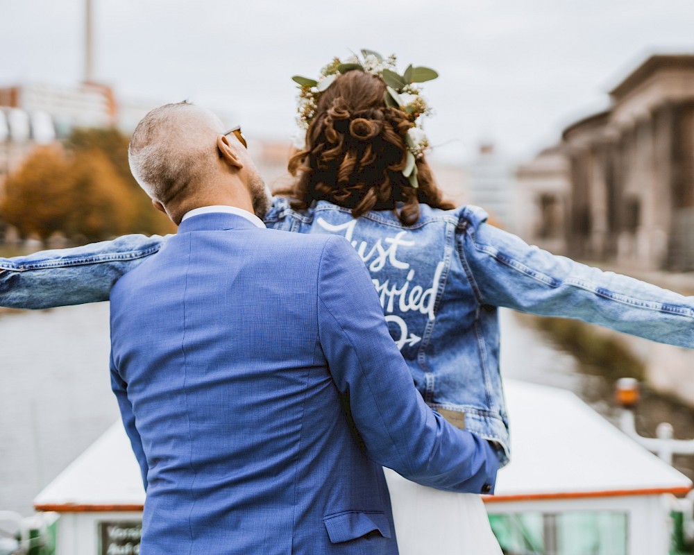 reportage Hochzeitsfotograf Berlin - Auf der Reederei Lüdicke in Berlin war es ganz schön Windig 9