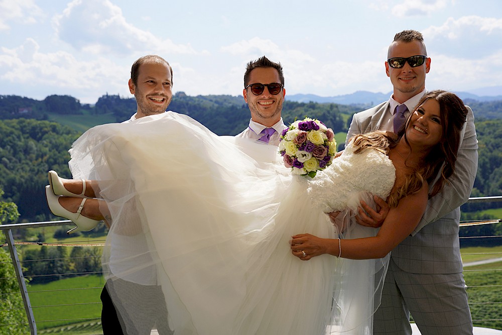 reportage Hochzeit mit Pferd und Hund am Weingut Schilhan 7