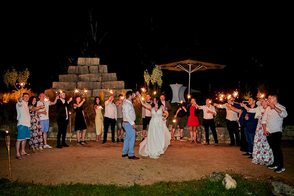reportage Sommerhochzeit im "Vespergärtchen" 32