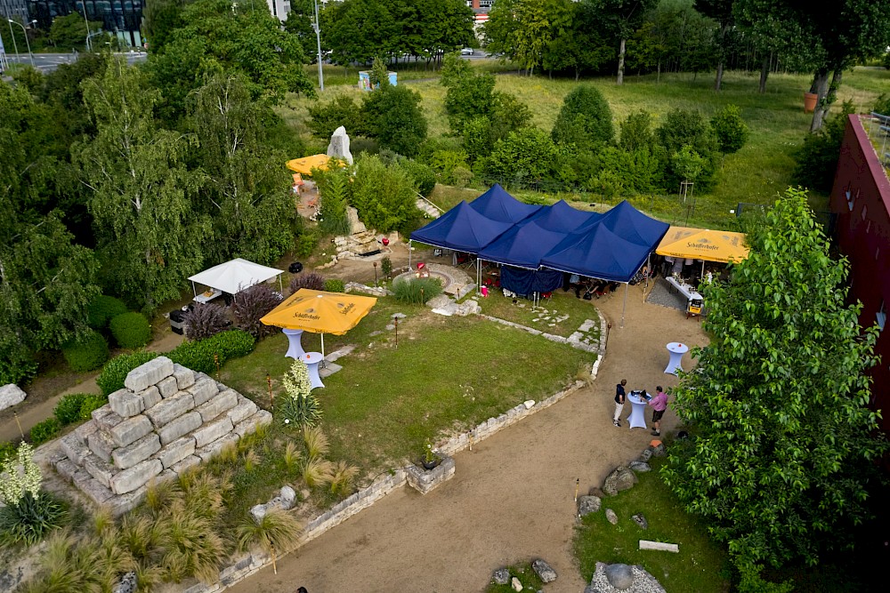 reportage Sommerhochzeit im "Vespergärtchen" 26