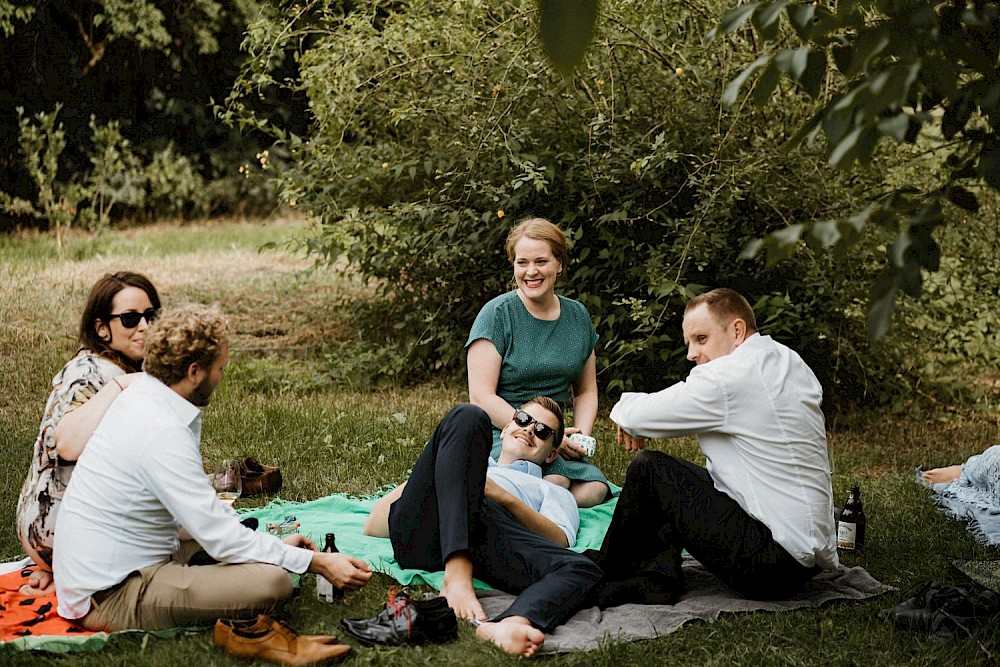 reportage Gartenhochzeit im Forsthaus Strelitz 49