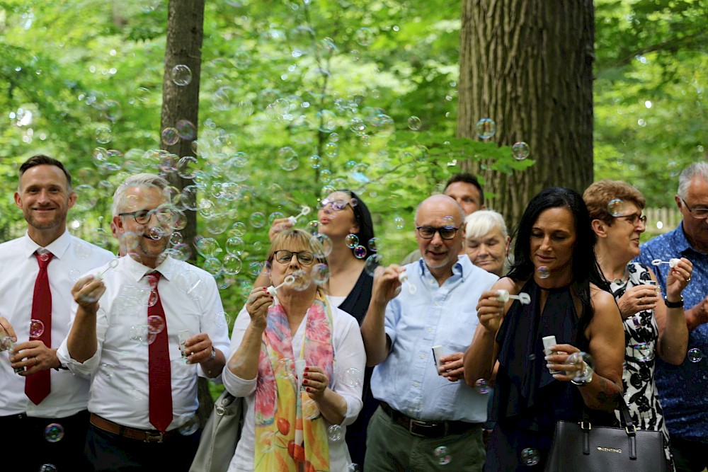 reportage Seifenblasenshooting an Hochzeitstag von Markus und Roland 5