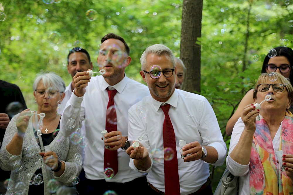 reportage Seifenblasenshooting an Hochzeitstag von Markus und Roland 24