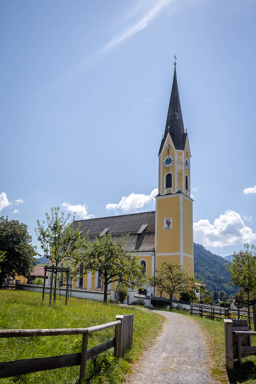 reportage Ann-Kathrin & Paul - kirchliche Trauung am Schliersee 2