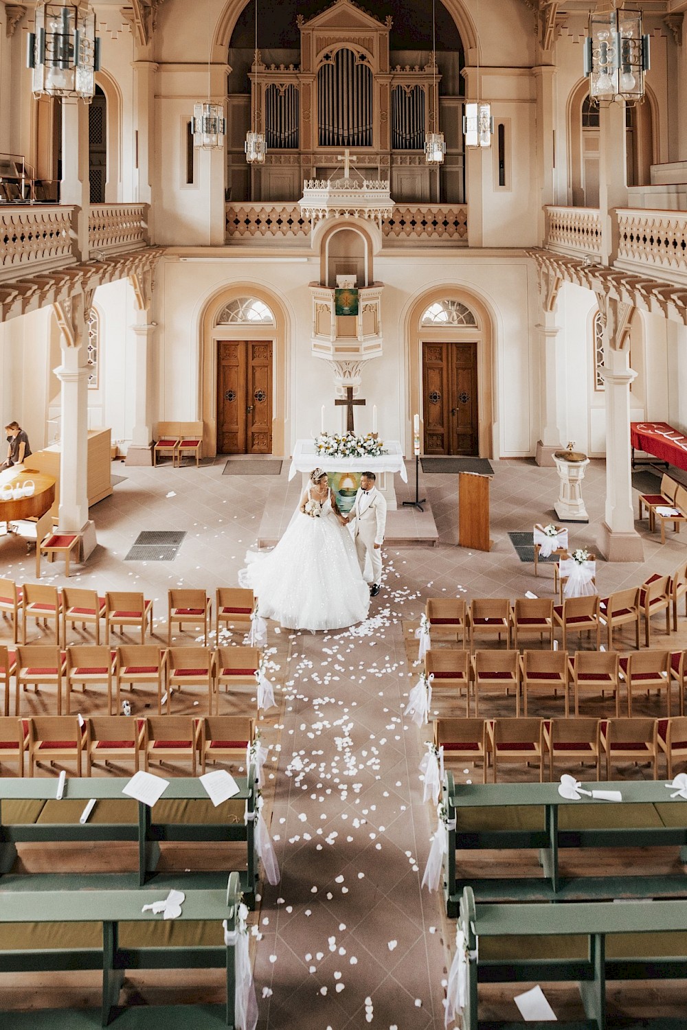 reportage HOCHZEITSFOTOGRAFIE - ROSSDORF IN HESSEN| UND HOCHZEITREPORTAGE VON WUNDERSCHÖNEM BRAUTPAAR CHRISTINA UND MAURIC 16