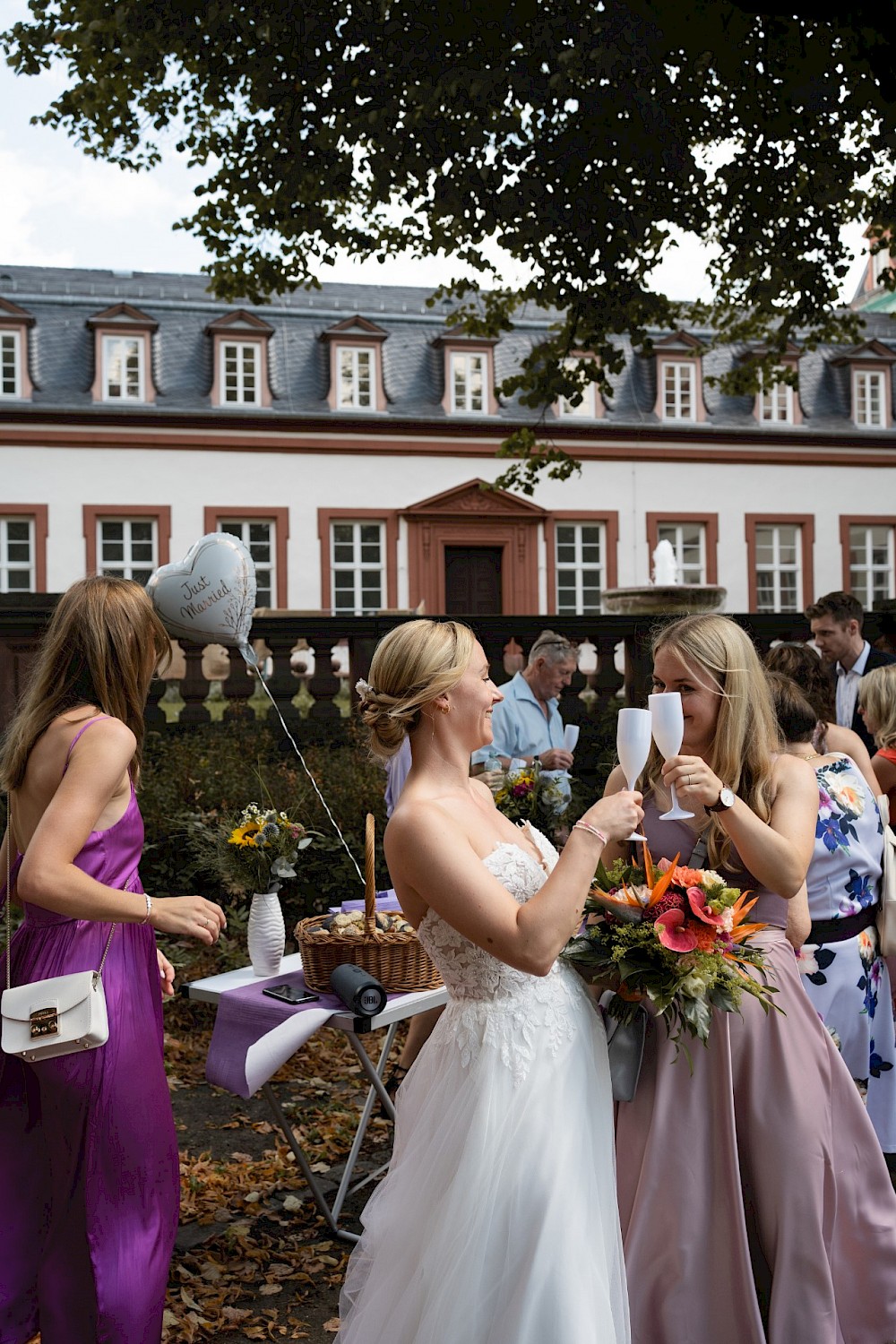 reportage Giulia & Piet - standesamtliche Trauung im Schloss 27