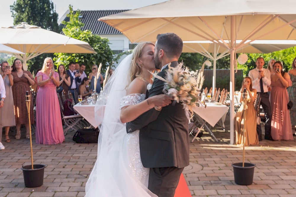 reportage Tolle Romantik und Familiensinn auf dem Schloss und zünftige Feier 16