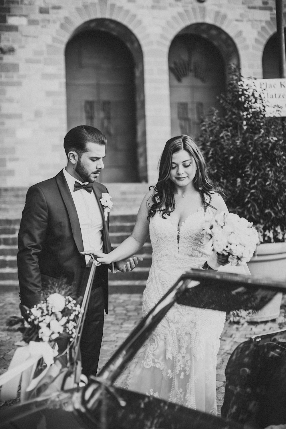 reportage Wundershöne kirchliche Hochzeit und anschließlich Shooting und Feier am Golf Platz mit Feuerwerk 39