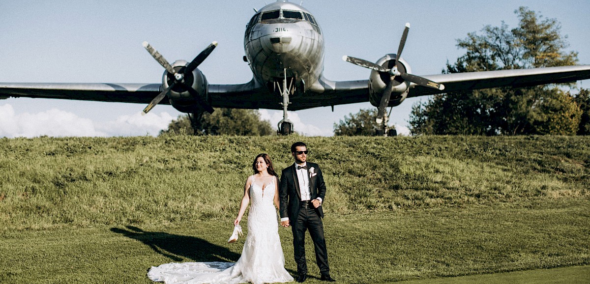 Wundershöne kirchliche Hochzeit und anschließlich Shooting und Feier am Golf Platz mit Feuerwerk