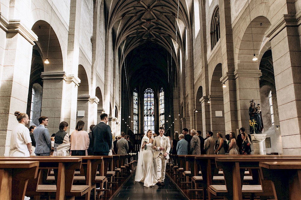 reportage Wunderschöne kirchliche Trauung in Trier 35