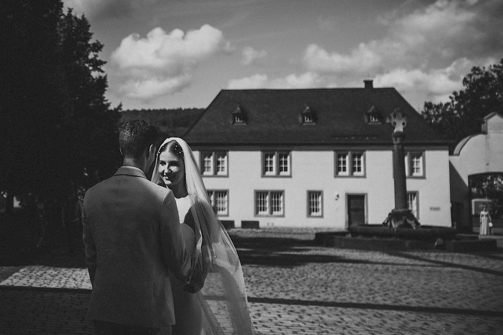 reportage Wunderschöne kirchliche Trauung in Trier 3