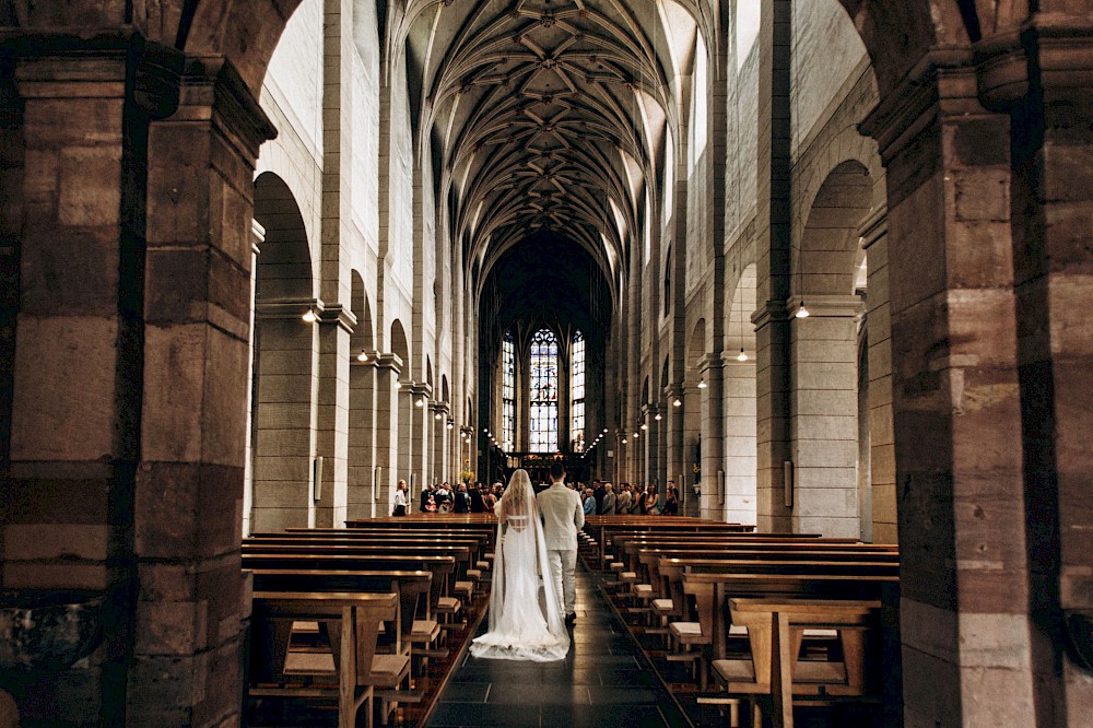 reportage Wunderschöne kirchliche Trauung in Trier 13