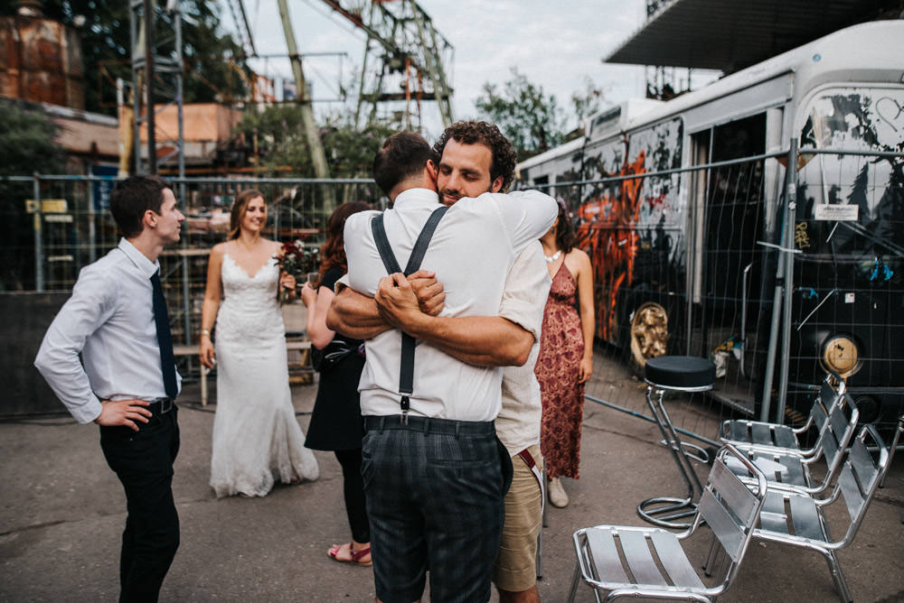 reportage Festival Hochzeit auf dem "Künstlerschrottplatz" Odonien 54