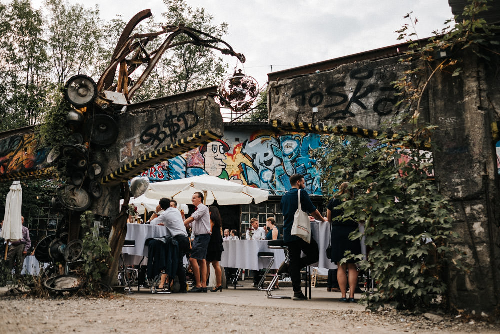 reportage Festival Hochzeit auf dem "Künstlerschrottplatz" Odonien 39