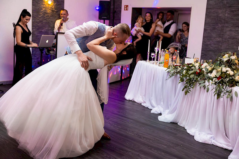 reportage Hochzeit in Offenburg Schloß Ortenberg Anna & Igor 19