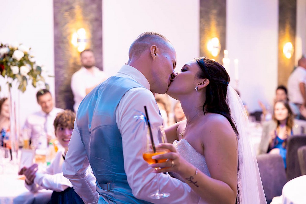 reportage Hochzeit in Offenburg Schloß Ortenberg Anna & Igor 24