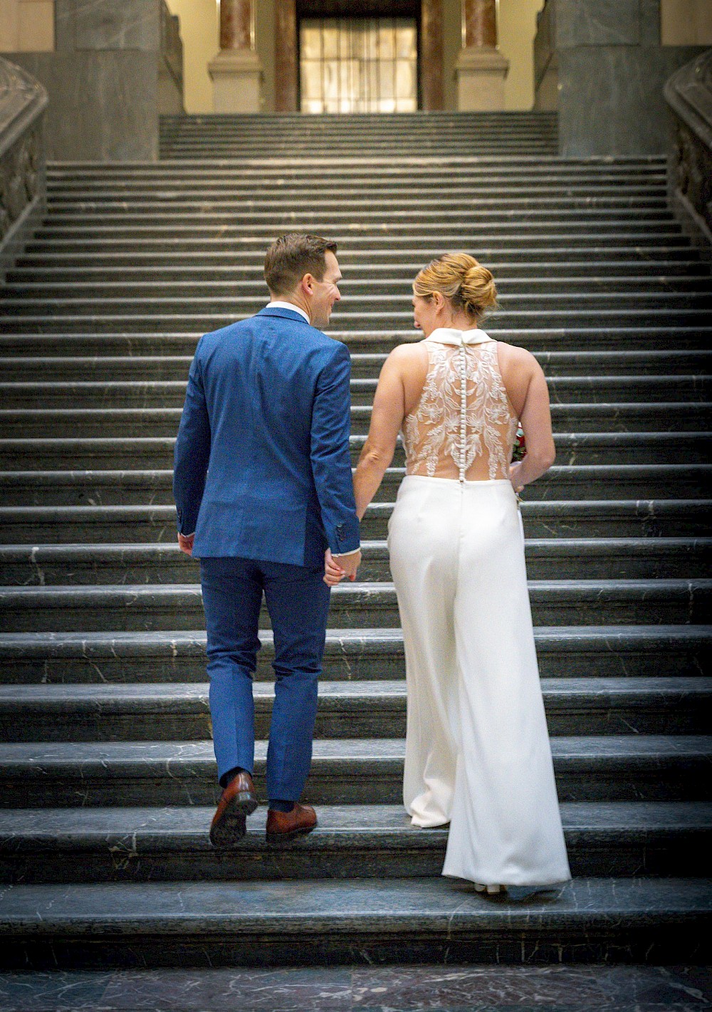 reportage Winterhochzeit in Hannover mit Brautpaarshooting im Neuen Rathaus 31