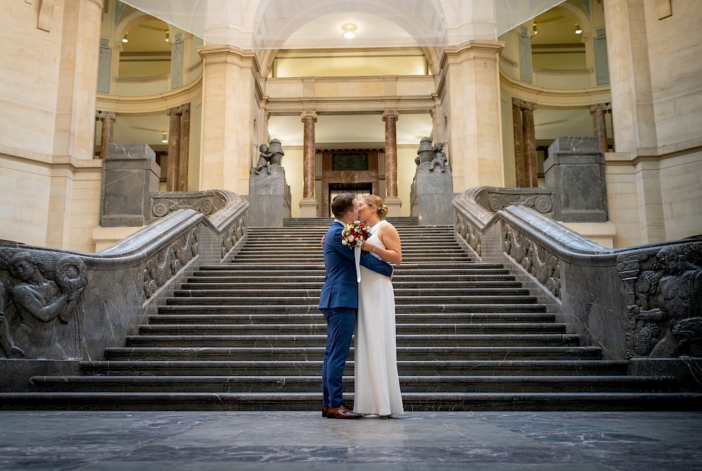 reportage Winterhochzeit in Hannover mit Brautpaarshooting im Neuen Rathaus 3