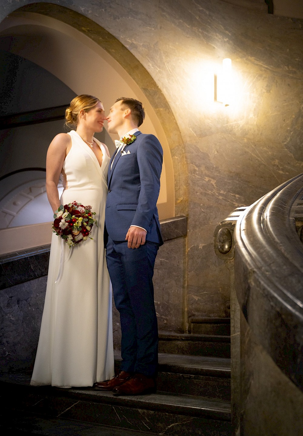 reportage Winterhochzeit in Hannover mit Brautpaarshooting im Neuen Rathaus 23