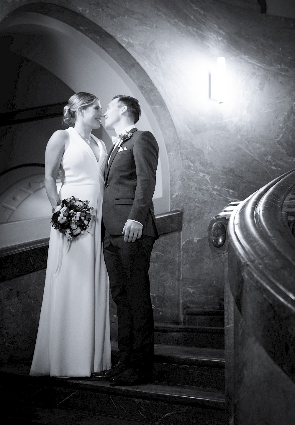 reportage Winterhochzeit in Hannover mit Brautpaarshooting im Neuen Rathaus 30