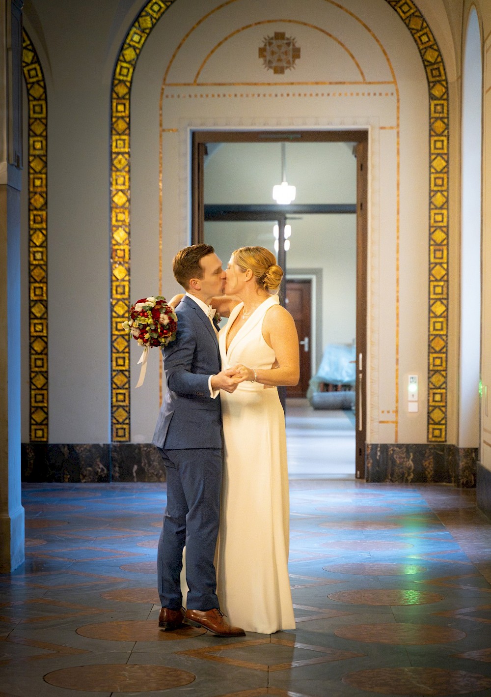 reportage Winterhochzeit in Hannover mit Brautpaarshooting im Neuen Rathaus 6