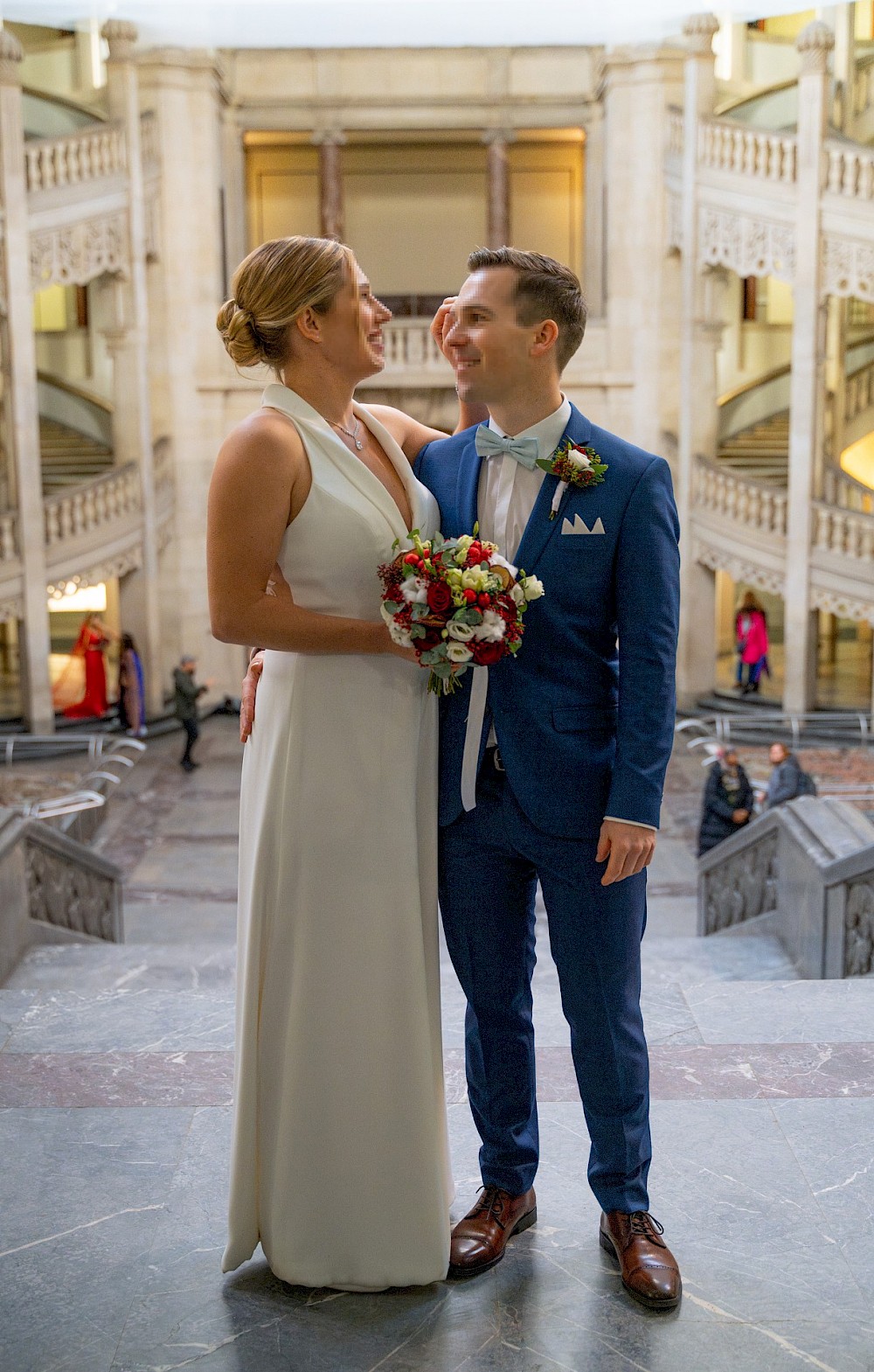 reportage Winterhochzeit in Hannover mit Brautpaarshooting im Neuen Rathaus 9