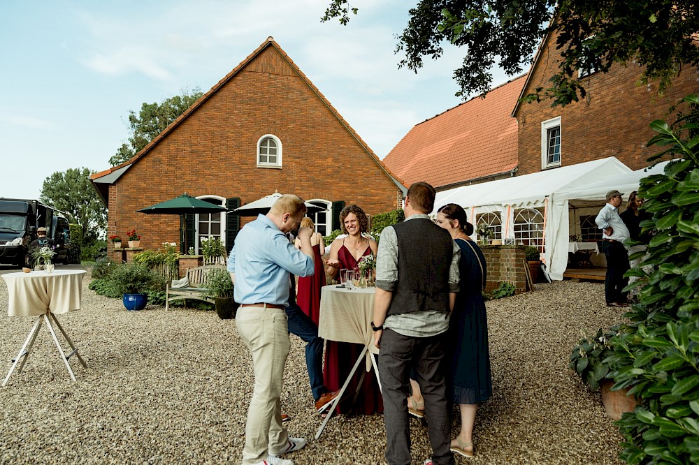 reportage Landhochzeit im Garten in Rees 47