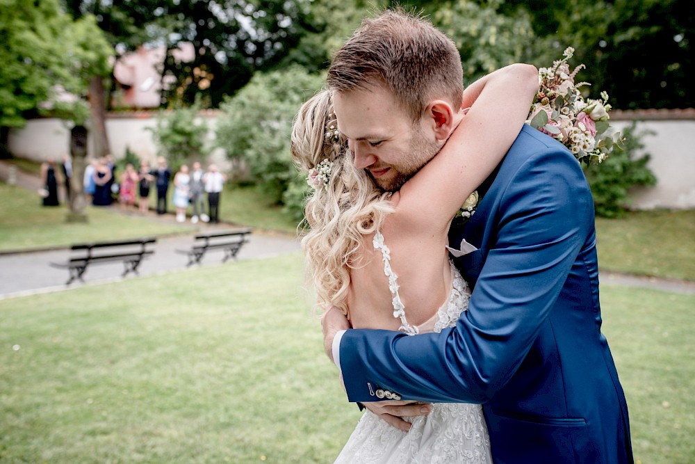 reportage Theresa & Tom - Romantische Trauung und wahre Liebe auf Schloss Burgk in Freital 24