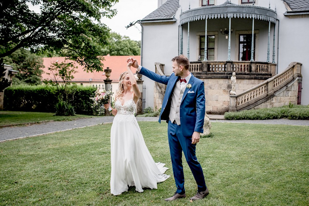 reportage Theresa & Tom - Romantische Trauung und wahre Liebe auf Schloss Burgk in Freital 26