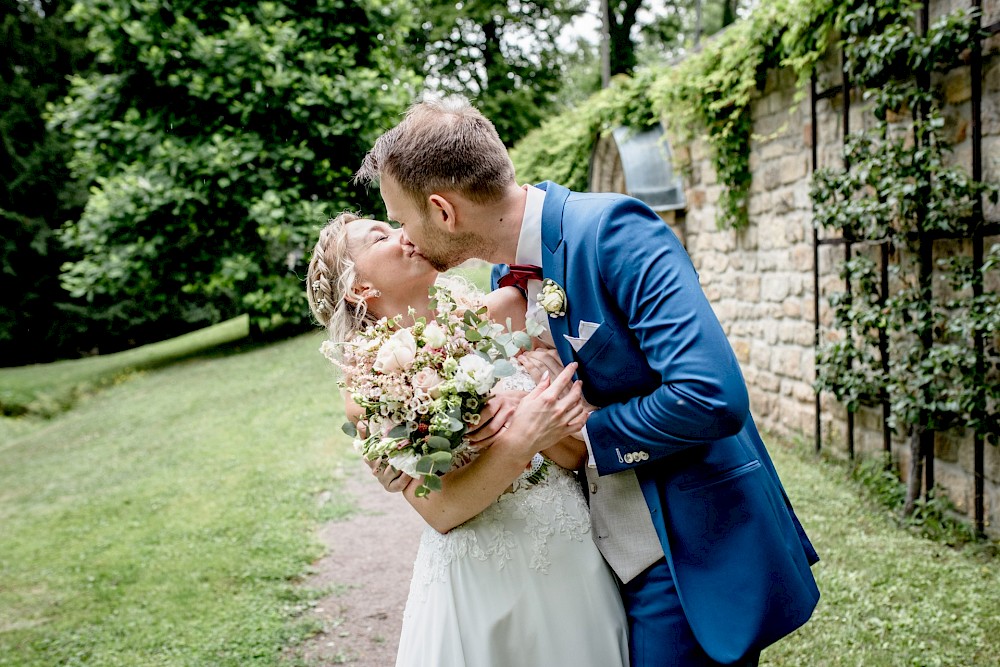 reportage Theresa & Tom - Romantische Trauung und wahre Liebe auf Schloss Burgk in Freital 30