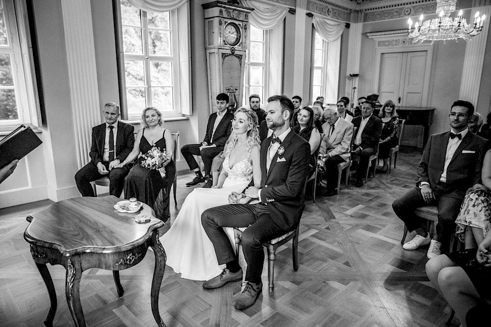 reportage Theresa & Tom - Romantische Trauung und wahre Liebe auf Schloss Burgk in Freital 32