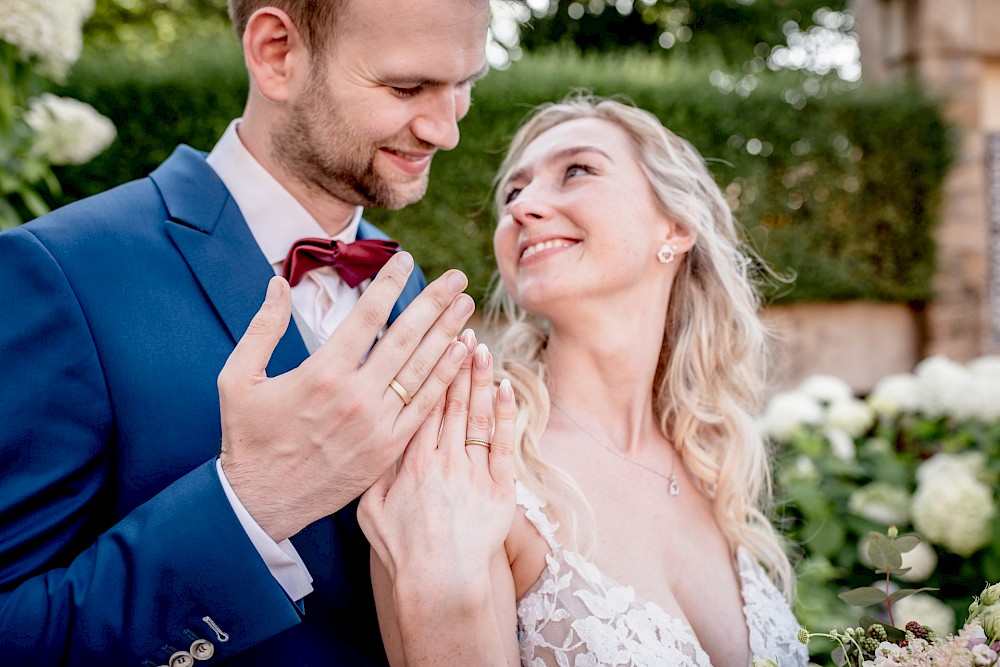 reportage Theresa & Tom - Romantische Trauung und wahre Liebe auf Schloss Burgk in Freital 37