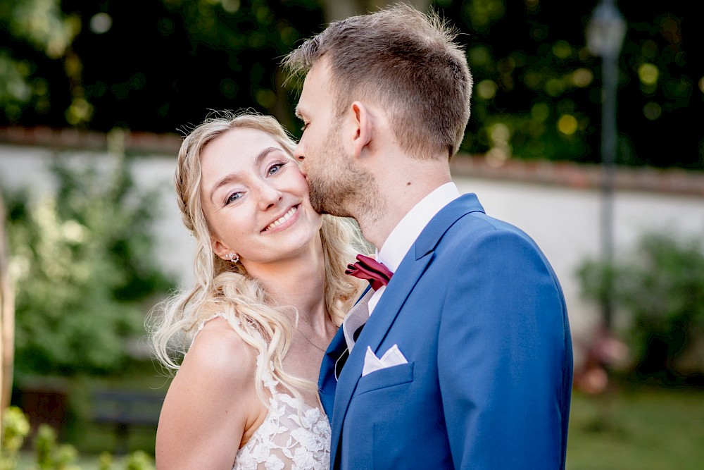reportage Theresa & Tom - Romantische Trauung und wahre Liebe auf Schloss Burgk in Freital 38