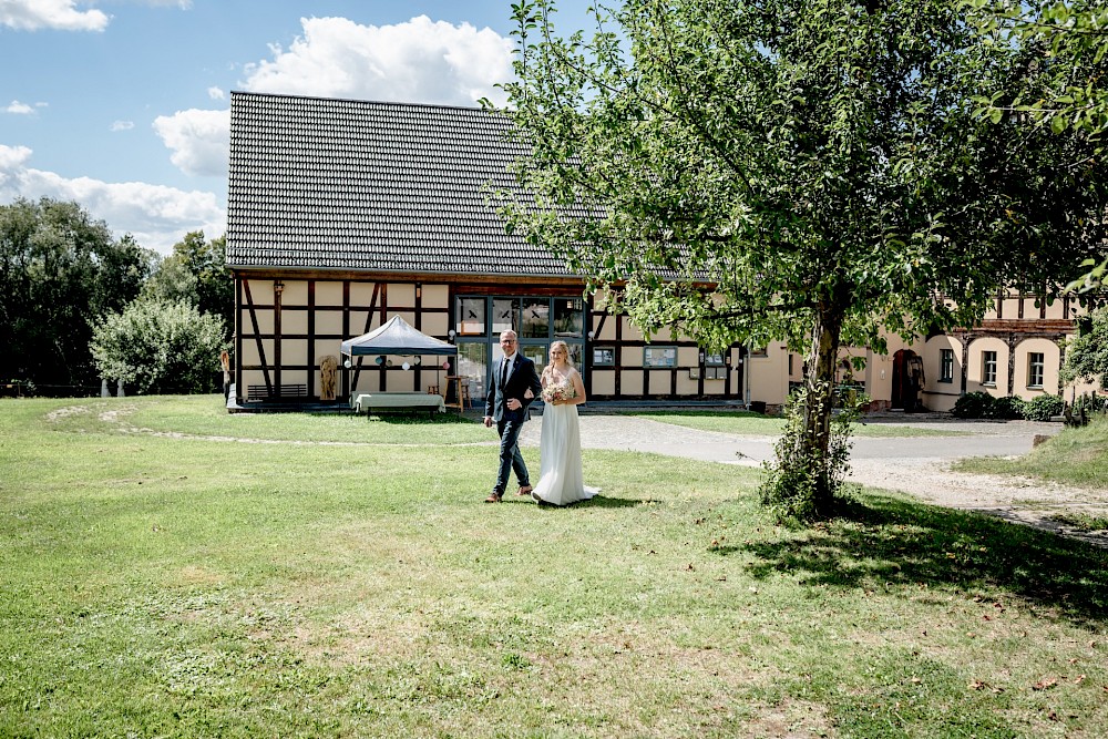 reportage Lelena & Paul - Magische Sommer-Momente im Quellenhof Garbisdorf 28