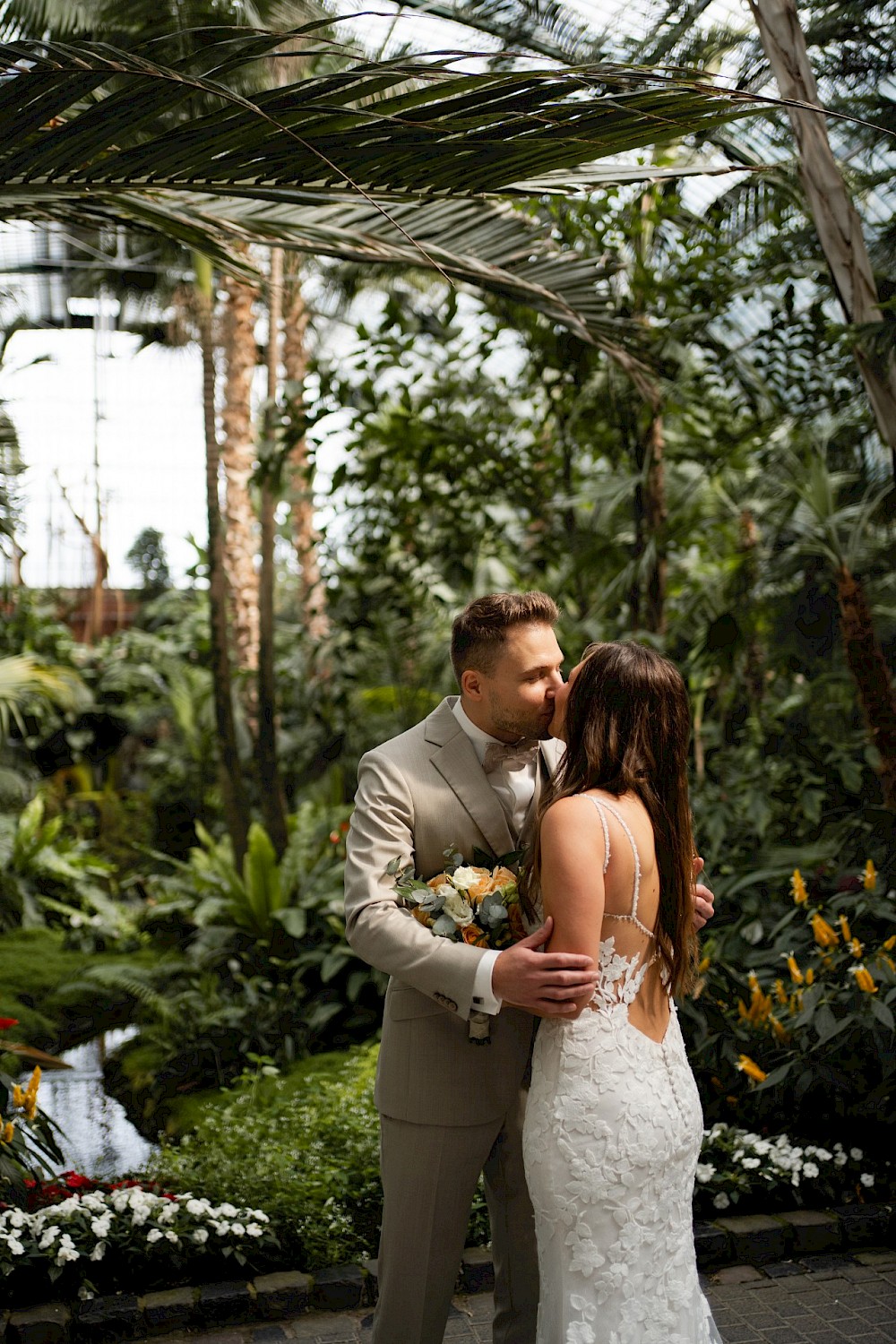 reportage Lisa & Dennis - Sommerhochzeit im Palmengarten 6