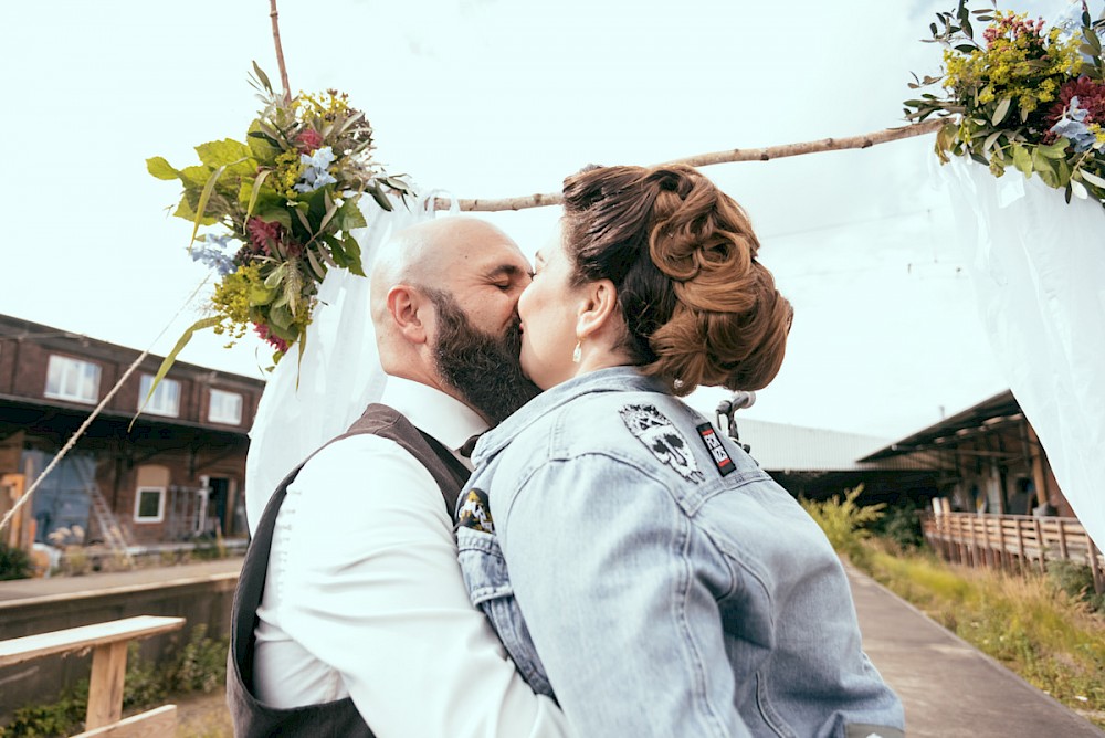 reportage Eine Schweizer Hochzeit im Oberhafen 30