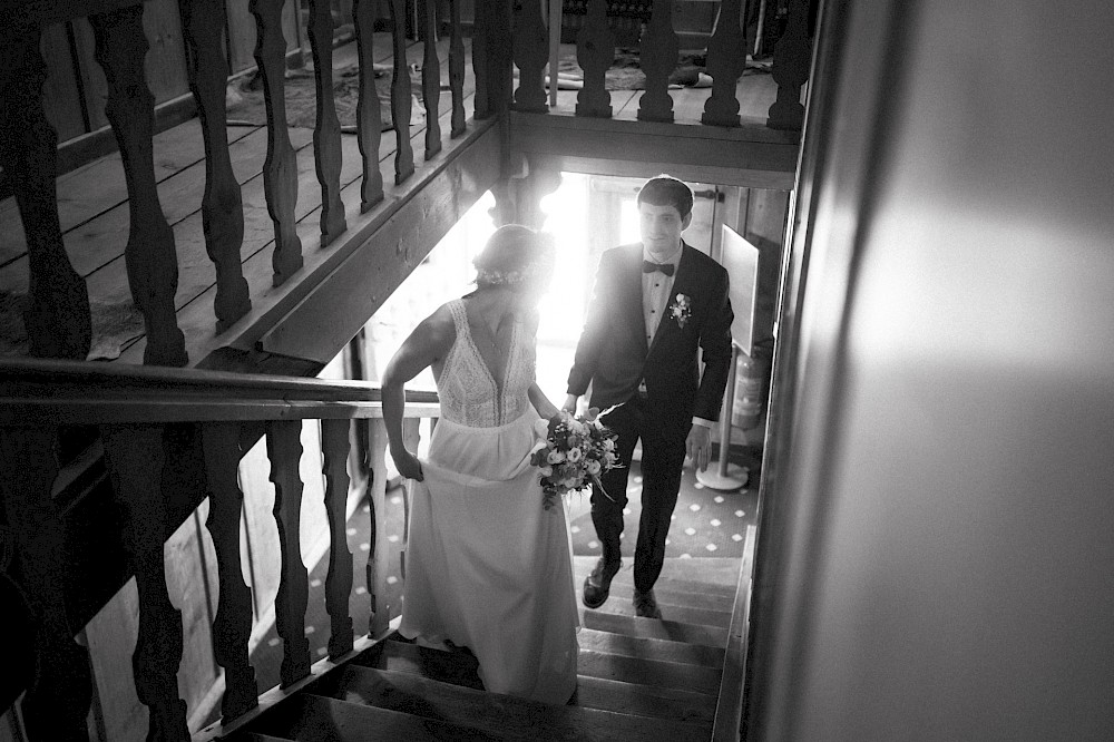 reportage Eine Hochzeit in den Allgäuer Alpen – mit standesamtlichter Trauung im Königlichen Jagdhaus (Blauer Salon) in Oberstdorf, Paarshooting mit Bergblick und Feier in Sonthofen. 7