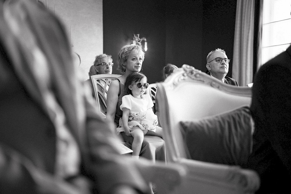 reportage Eine Hochzeit in den Allgäuer Alpen – mit standesamtlichter Trauung im Königlichen Jagdhaus (Blauer Salon) in Oberstdorf, Paarshooting mit Bergblick und Feier in Sonthofen. 9