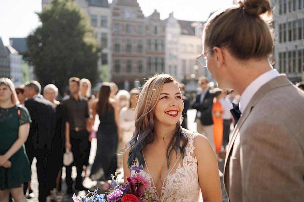reportage Eine Festivalhochzeit in Antwerpen – Freie Trauung mit Streetfood, Live-Musik und jeder Menge Liebe. Authentisch, wild & echt. 4