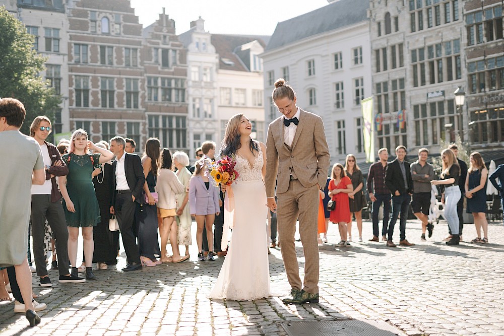 reportage Eine Festivalhochzeit in Antwerpen – Freie Trauung mit Streetfood, Live-Musik und jeder Menge Liebe. Authentisch, wild & echt. 2
