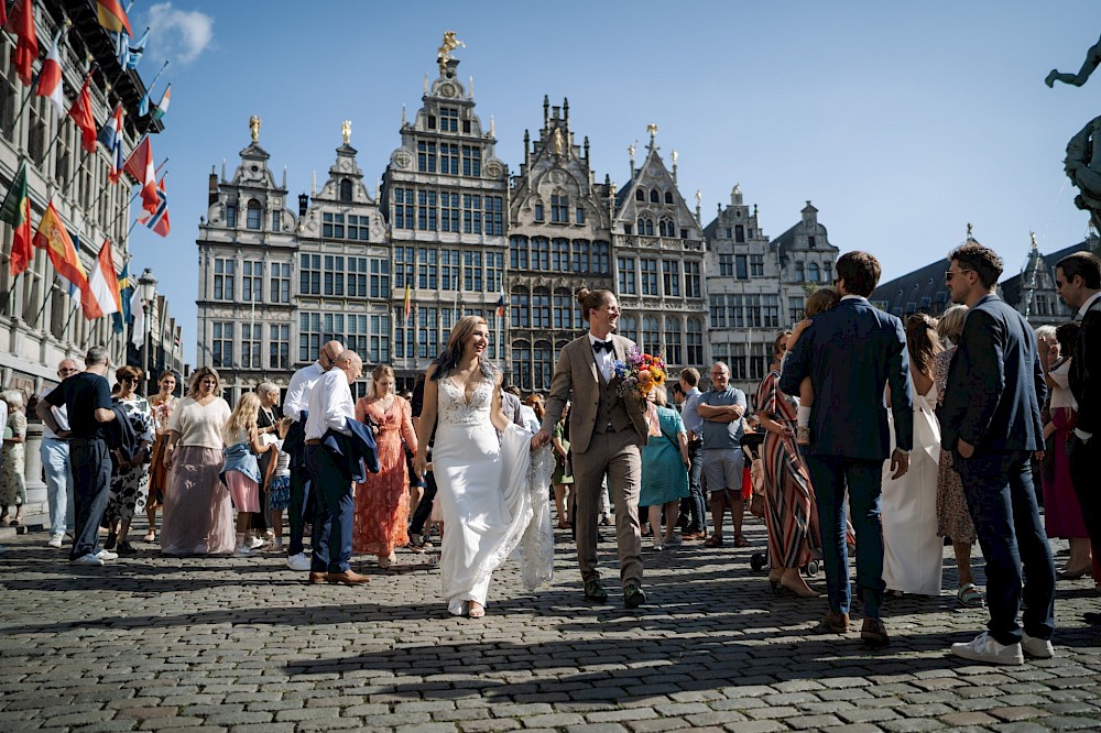 reportage Eine Festivalhochzeit in Antwerpen – Freie Trauung mit Streetfood, Live-Musik und jeder Menge Liebe. Authentisch, wild & echt. 7